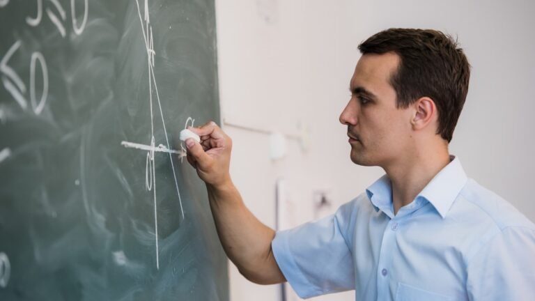 ζητουνται καθηγητες αοθ