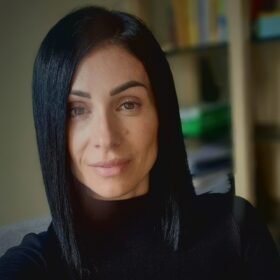 ΣΠΥΡΙΔΟΥΛΑ ΝΤΟΣΤΑ – Φιλολογικά ιδιαίτερα μαθήματα