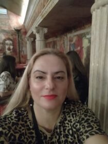 Φωτογραφία του Αφροδίτη Τσωλου – Γαλλικά