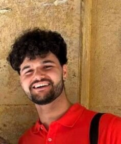 Τάσος Ασάρβελης – Φιλολογικά ιδιαίτερα μαθήματα