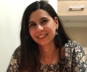 Φωτογραφία του Άννα Βαρθαλίτη – Φιλολογικά