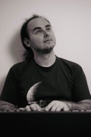 Φωτογραφία του WIKTOR MASTELA – Κιθάρα