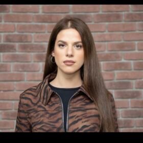 Δήμητρα Κατσιούλη – Αγγλικά ιδιαίτερα μαθήματα