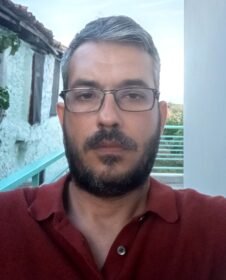 Ηλιας Σεϊτανίδης – Οικονομικά ιδιαίτερα μαθήματα